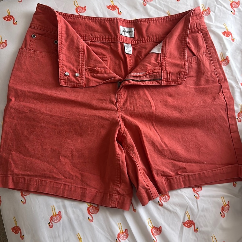 Chico’s 2.5 7 inch inseam short pink/orange color
